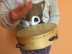 Die Schellentrommel oder Schellenkranz ist ein Instrument aus dem Orff-Instrumentarium und findet in der Musikalischen Früherziehung Einsatz.